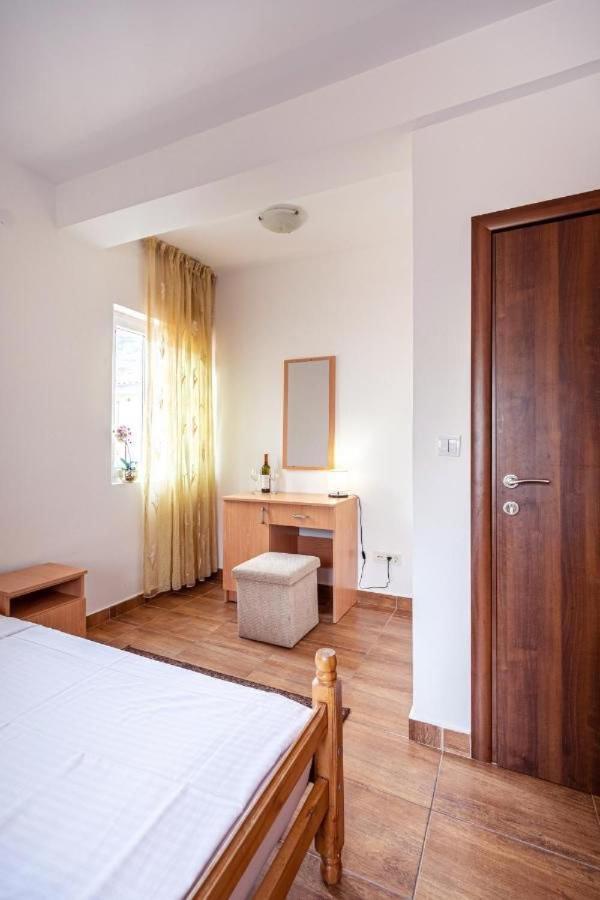 Apartmani Franeta Budva Exteriör bild