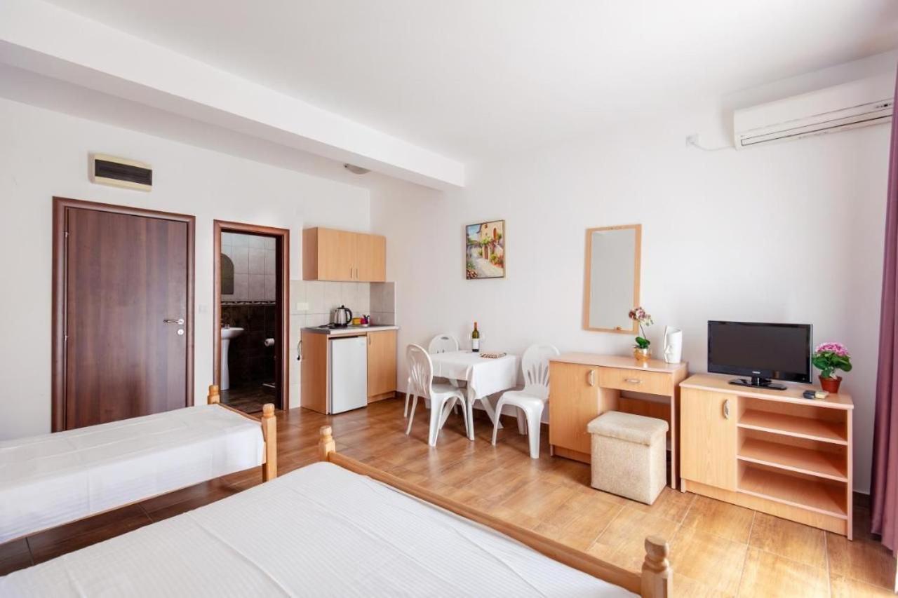 Apartmani Franeta Budva Exteriör bild