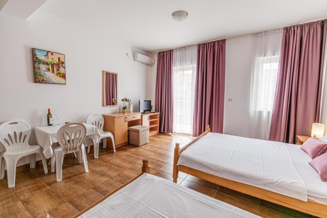 Apartmani Franeta Budva Exteriör bild